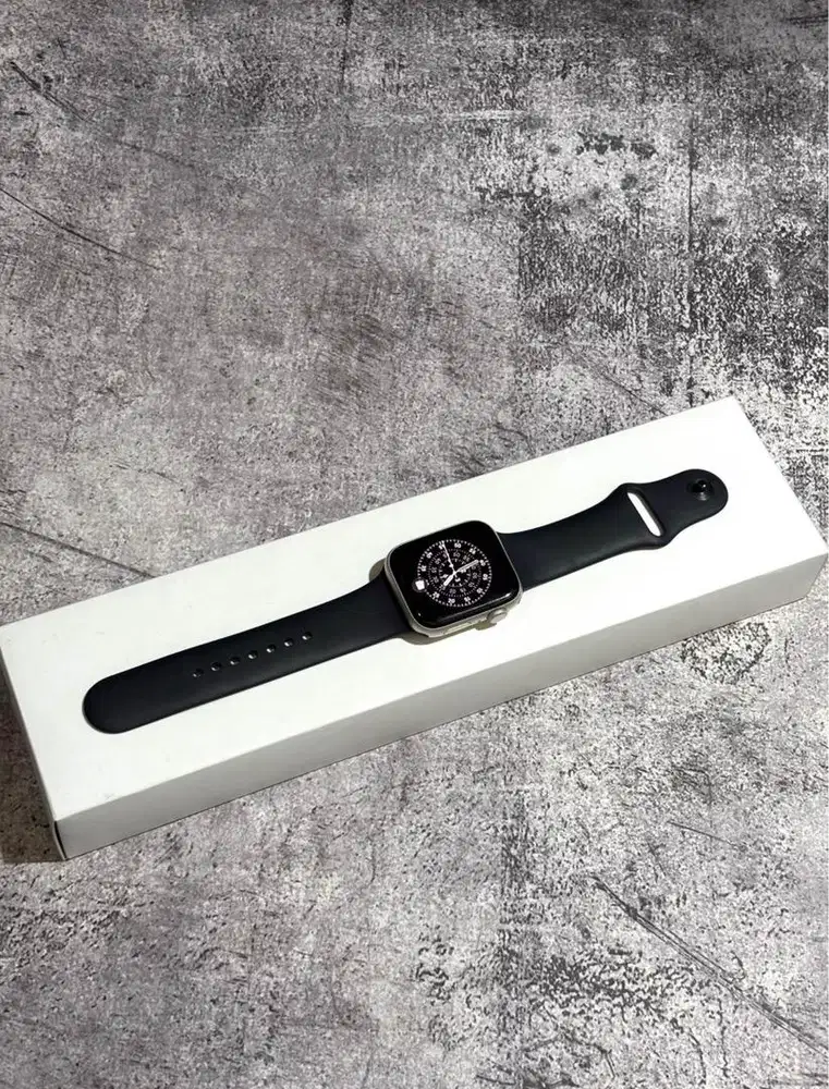 Dijual Cepat Apple Watch SE Gen 2 44mm