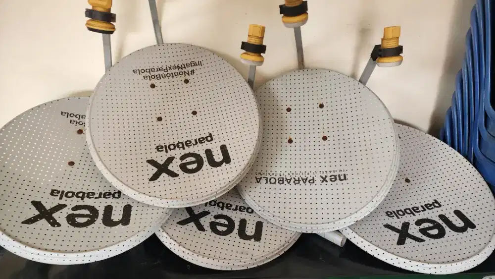 PARABOLA ADA 6 SET BEKAS PAKAI SUDAH BERIKUT RESIVER,KABEL