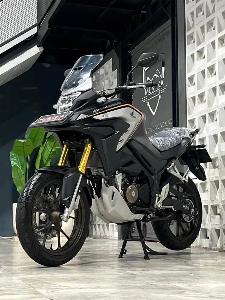 Istimewa‼️Honda CB 150 X 2022 Black. Odo 6rb KM. DANNY Mustika Motor