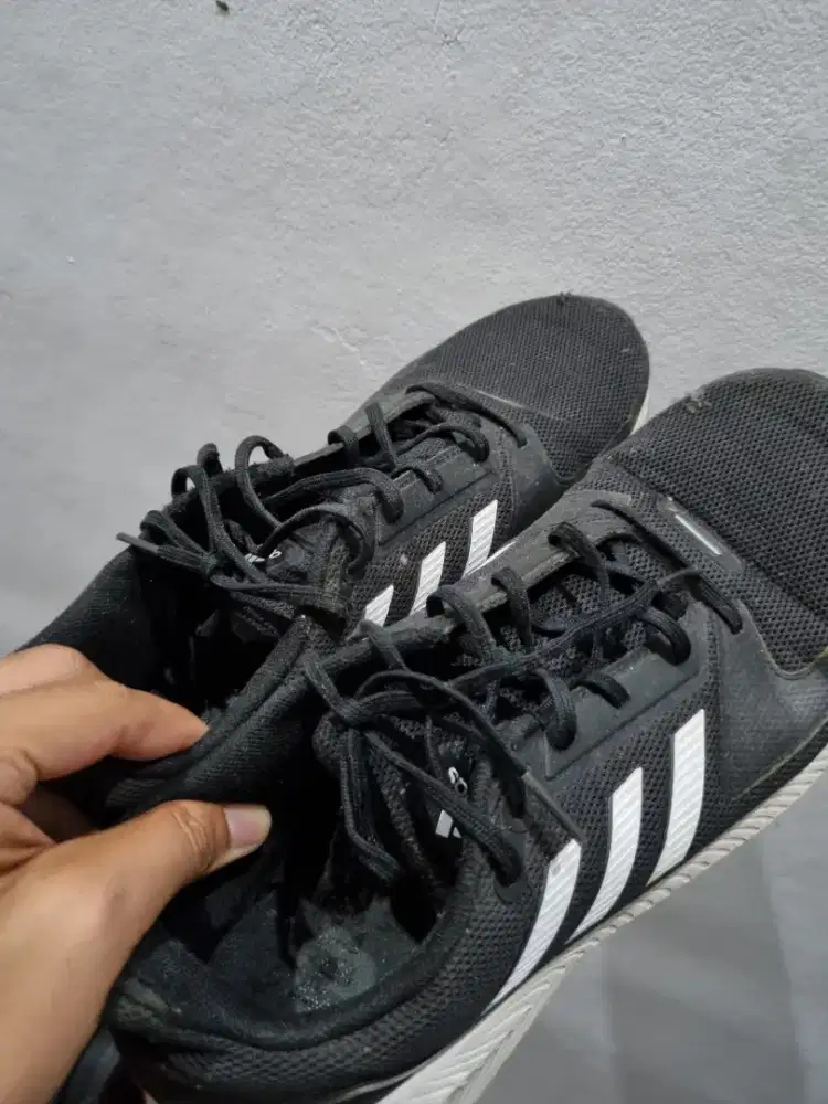 Sepatu adaidas isze 44 original