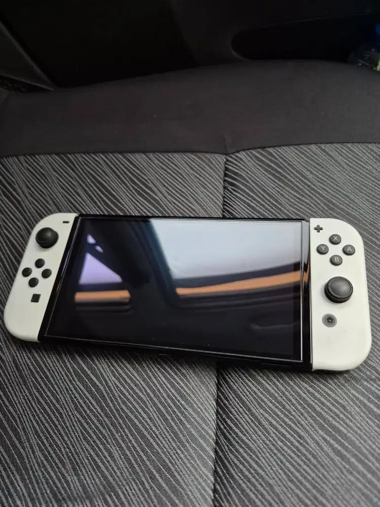 WTS Nintendo Switch OLED OFW, Kondisi Like New! Free MicroSD!