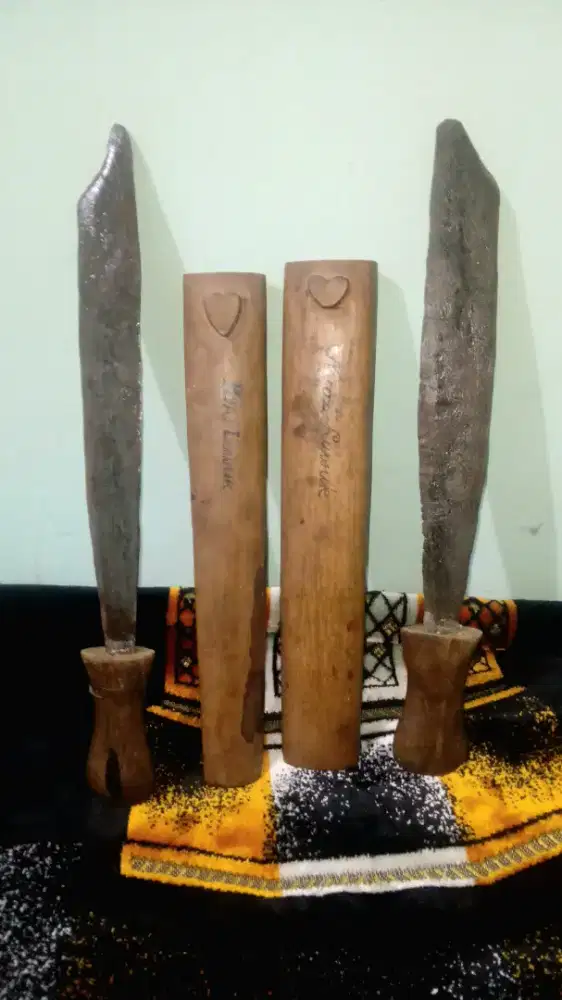 Sepasang pusaka sepuh