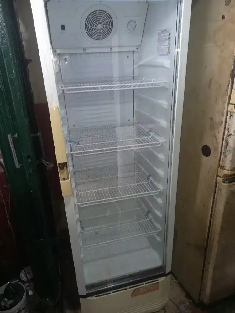 Di jual Shocase Polytron jumbo 4 rak di antar