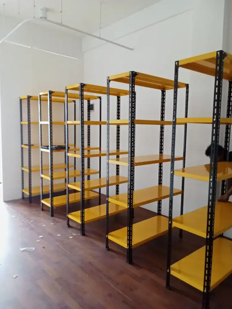 Rak besi gudang susun