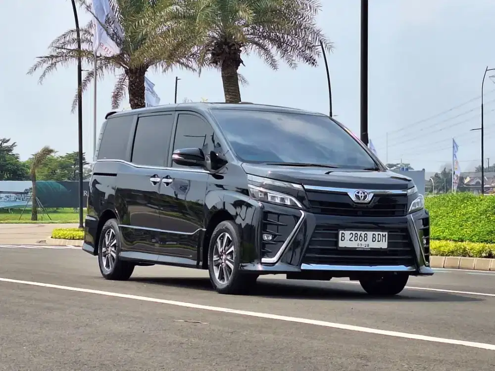 Toyota Voxy 2.0 Automatic 2018 Bensin Hitam