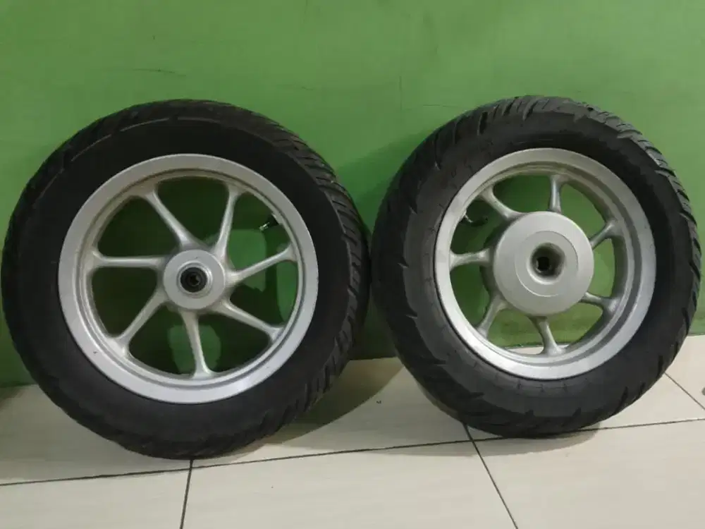 pelek motor donat Scoopy masih   original mulus