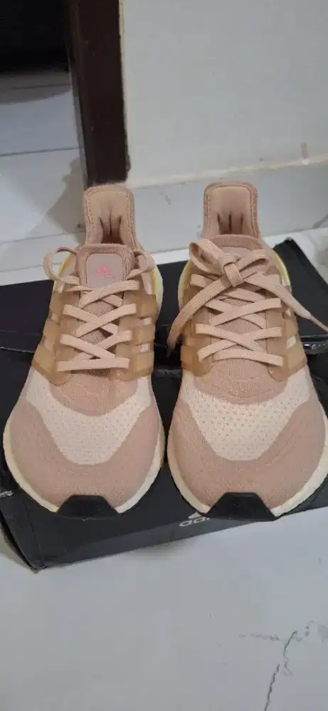 Sepatu adidas ultraboost 21