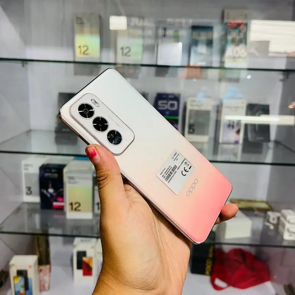 Oppo Reno 12 5G 12/256 mulus fullset original. TT juga bisa