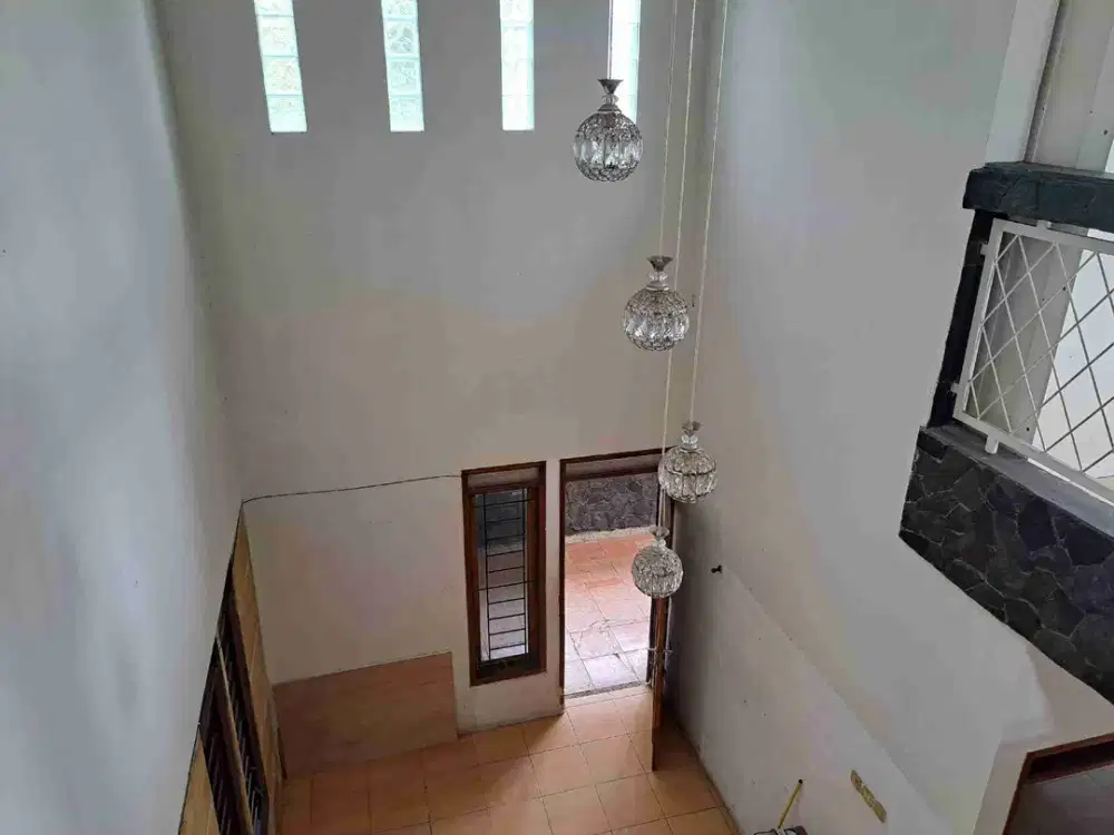 Rumah Dua Lantai di Margahayu Bandung