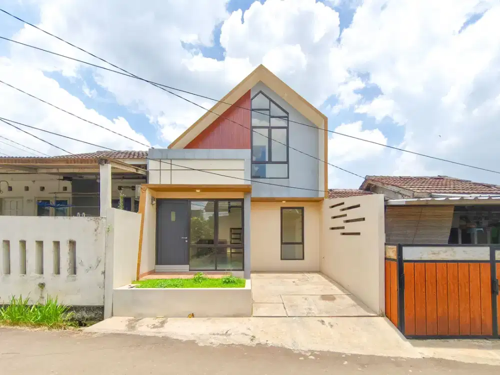 Rumah Strategis 3 KT Dekat Gerbang Tol BSD Barat 1 Hadap Utara J-37485