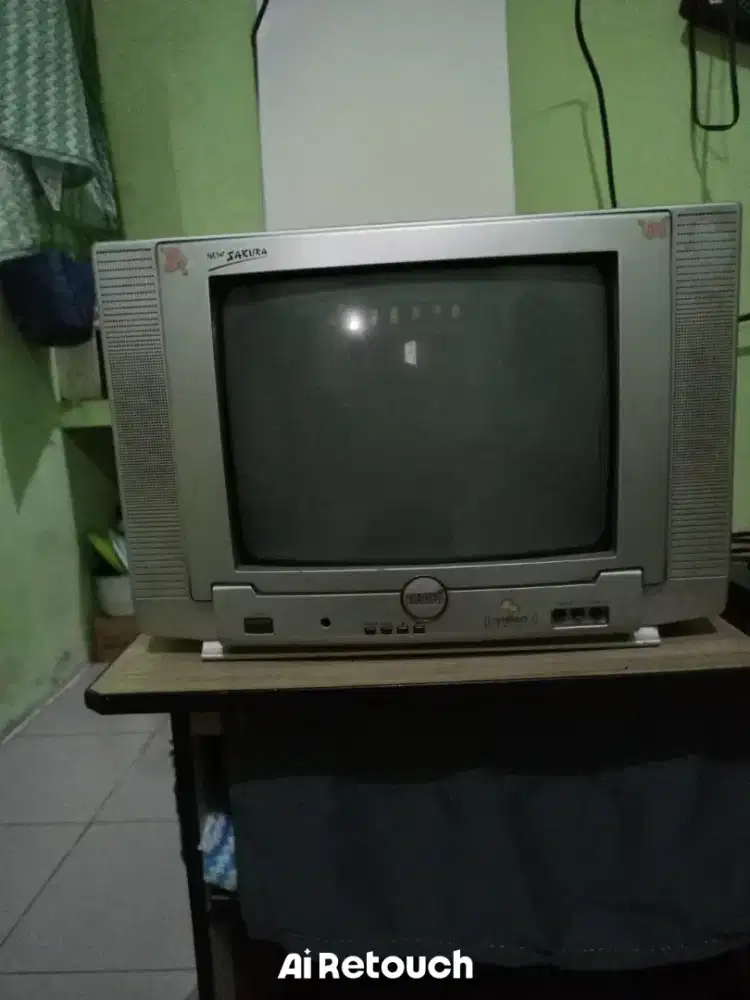TV Tabung Akari 14 inch