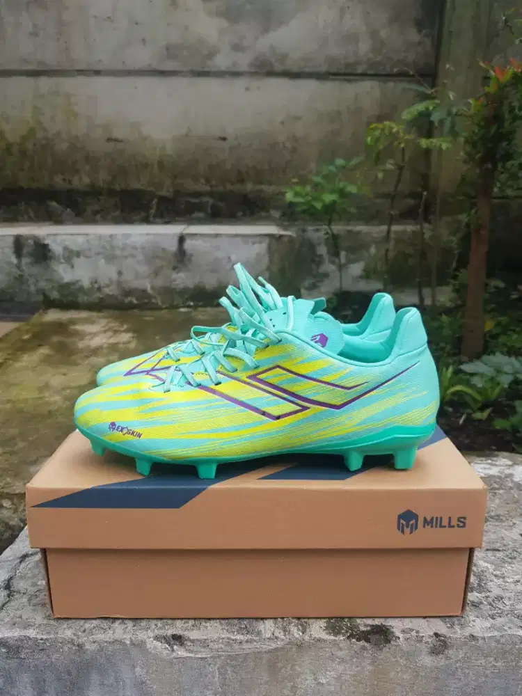 Sepatu Bola Mills Espada FG