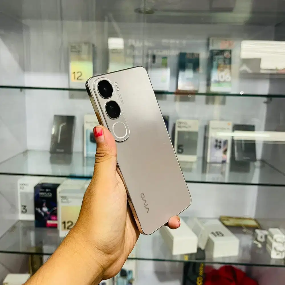 Vivo V40 Lite 5G 12/512 fullset original dan bergaransi. TT juga bisa