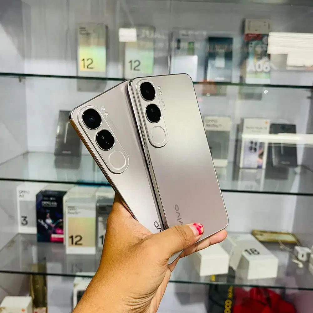 Vivo V40 Lite 5G 8/256 fullset original dan bergaransi. TT juga bisa