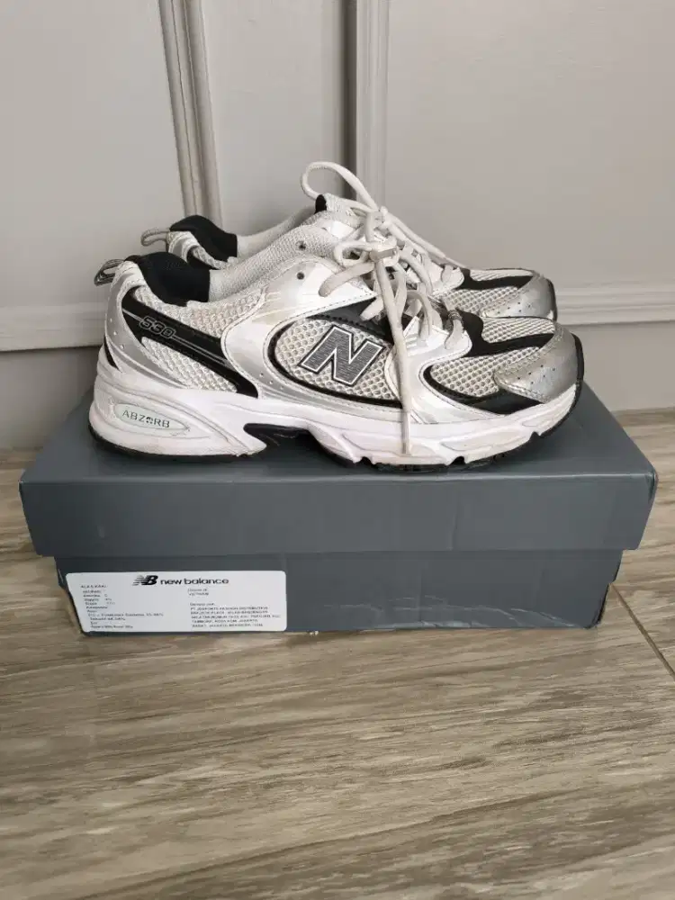 Sepatu New Balance 530
Size 37.5
Insole 23 cm