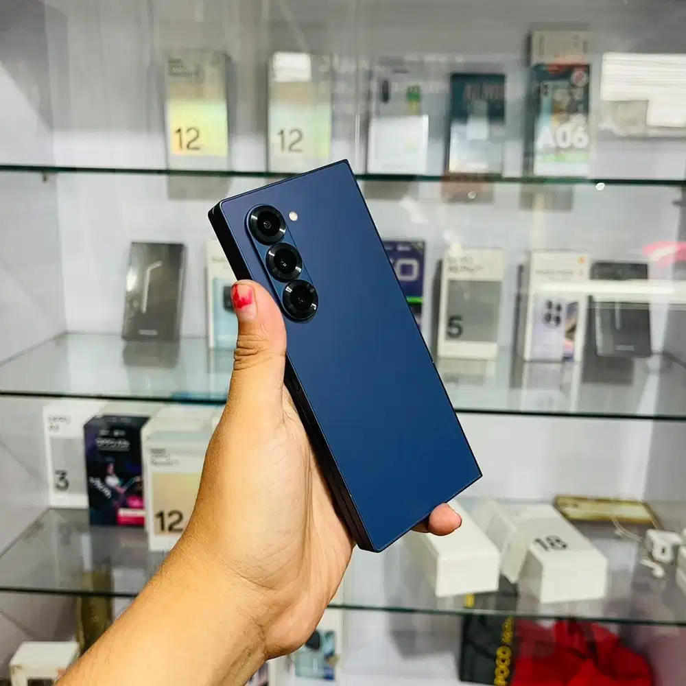 Samsung Z Fold 6 5G 12/256 mulus fullset original. TT juga bisa