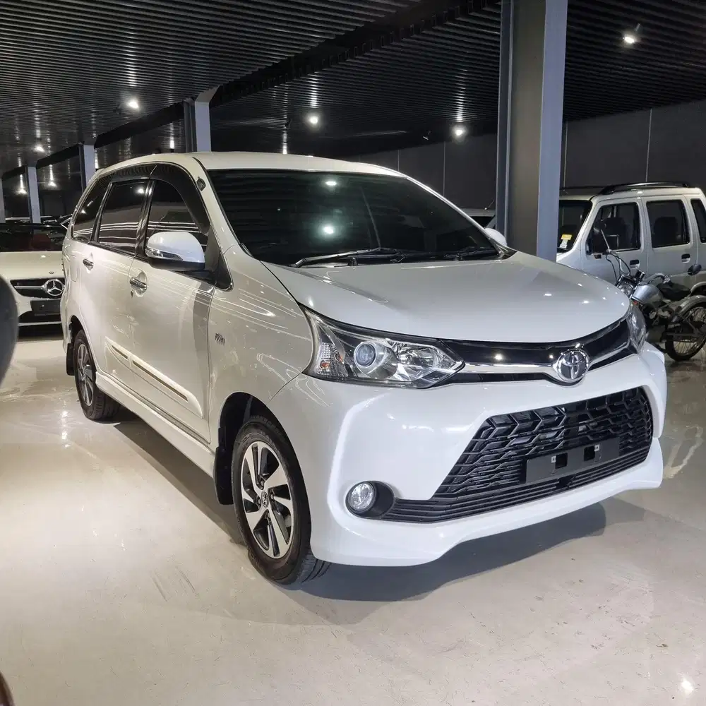 Toyota Avanza Veloz 1.5 At Tahun 2015