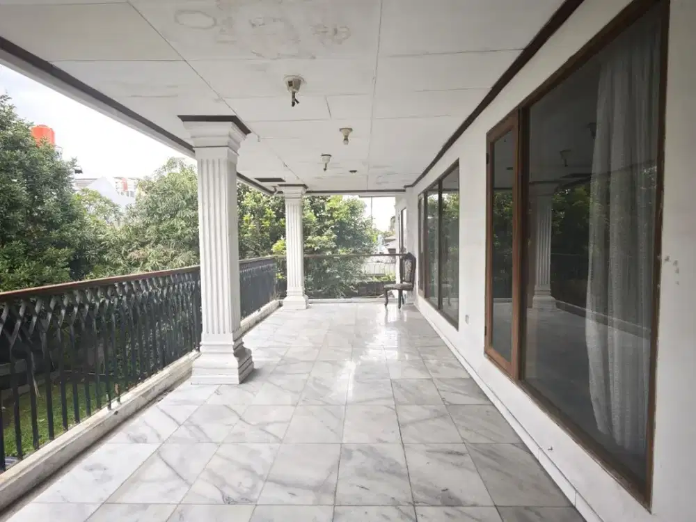 DIJUAL RUMAH TINGGAL MEWAH DI CILANDAK BARAT SUDAH ADA KOLAM RENANG