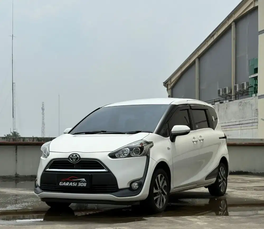 Toyota Sienta V AT Tahun 2017 Warna Putih KM 58rb