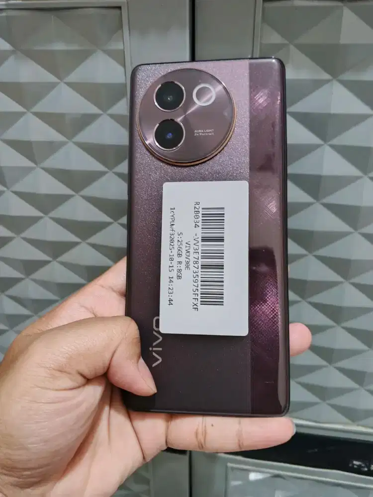 BU Cepat Vivo V30e 5G 8/256 GB Amoled Curved Spek Gahar Second Murah