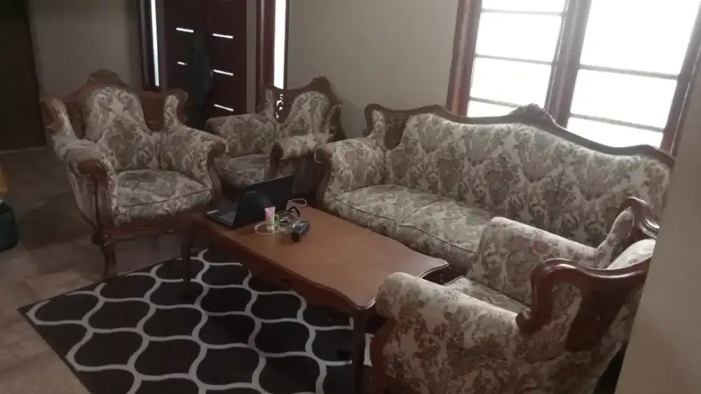 Jual 1 set sofa tamu