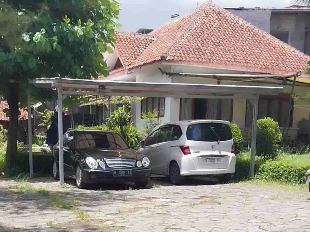 Rumah siap huni di cipadung cibiru halaman luas harga di bawah NJOP