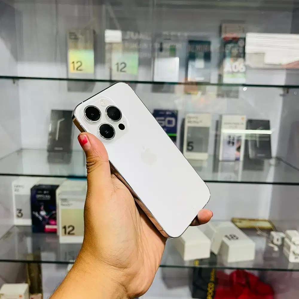 Iphone 14 Pro 256gb iBox mulus fullset original. TT juga bisa