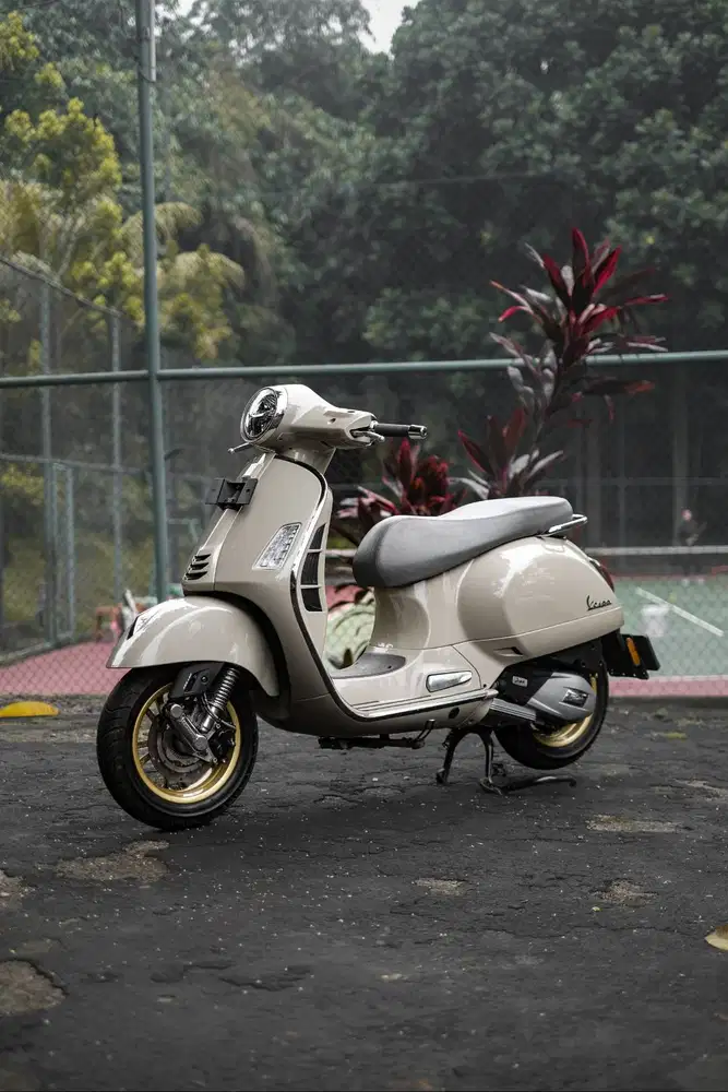 PIAGGIO VESPA GTS 150 CLASSIC KEYLESS 2024 MURAH BISA KREDIT