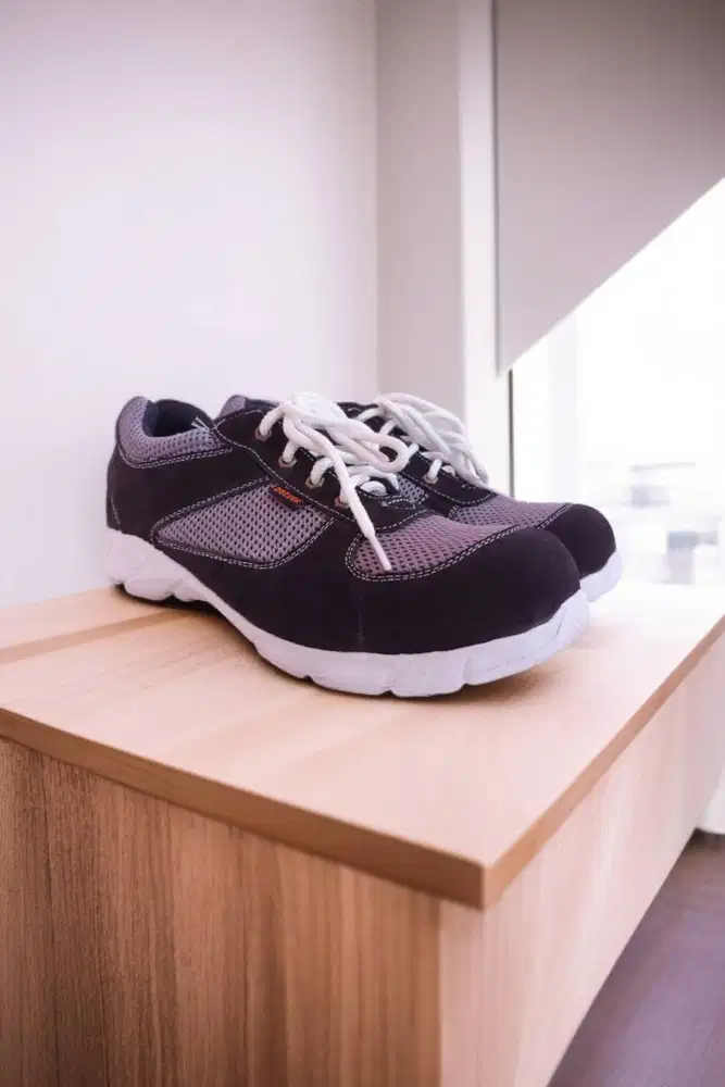 Jual jual sepatu kerja Purwakarta