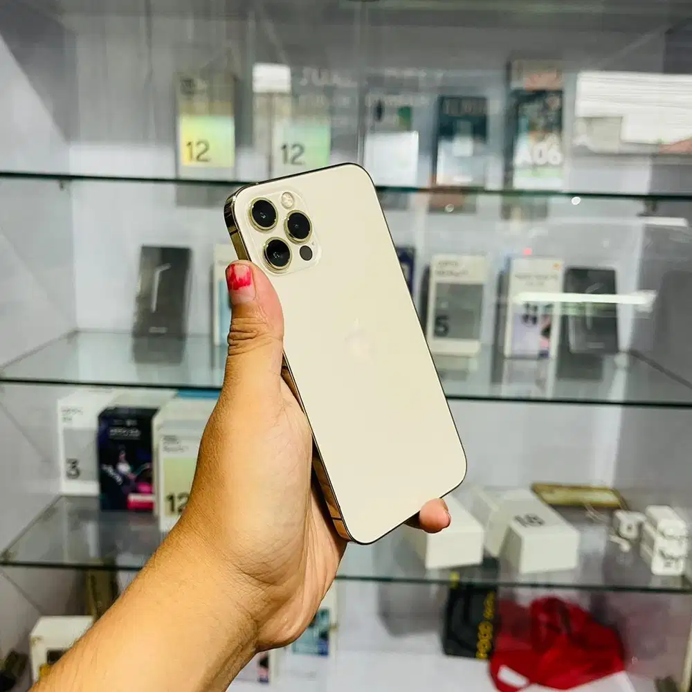 Iphone 12 Pro 256gb iBox mulus fullset original. TT juga bisa