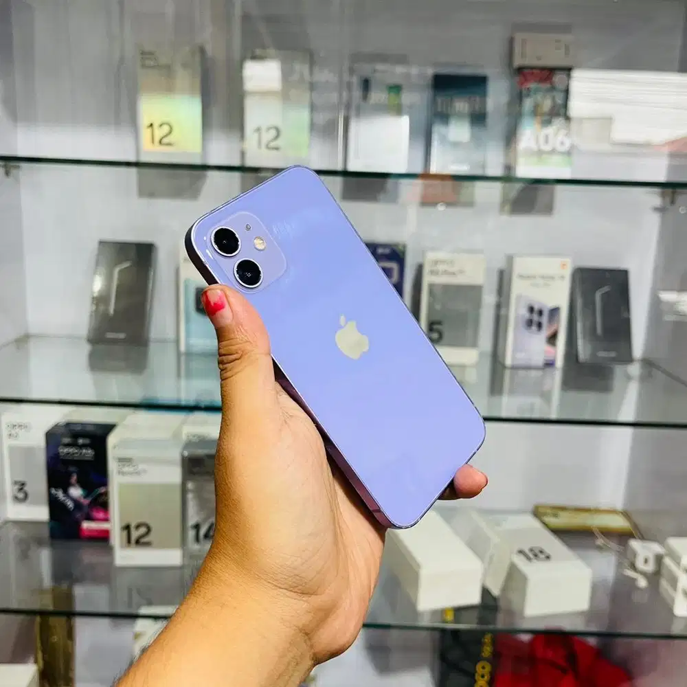 Iphone 12 64gb iBox fullset original dan bergaransi. TT juga bisa