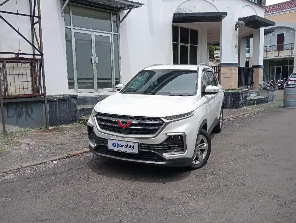 Like New - WULING ALMAZ 1.5 SMART ENJOY 7-SEATER BENSIN A/T 2019 PUTIH