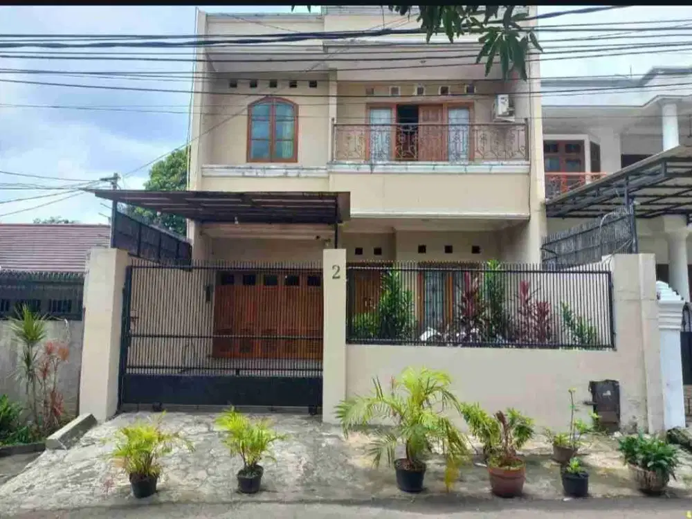 Rumah Luas 2lantai Kebon Jeruk Jakarta Barat