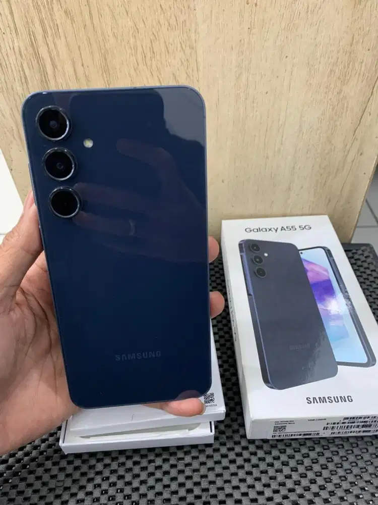 Samsung a55 5g 12/256 like new