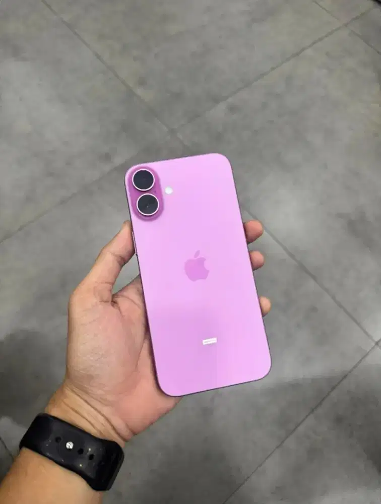 16 Plus 128 like New CC 8