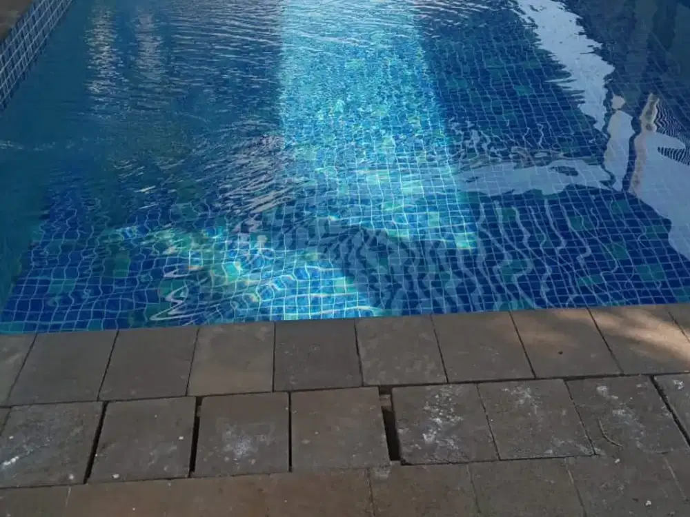 Rumah 2 Lantai plus Kolam Renang