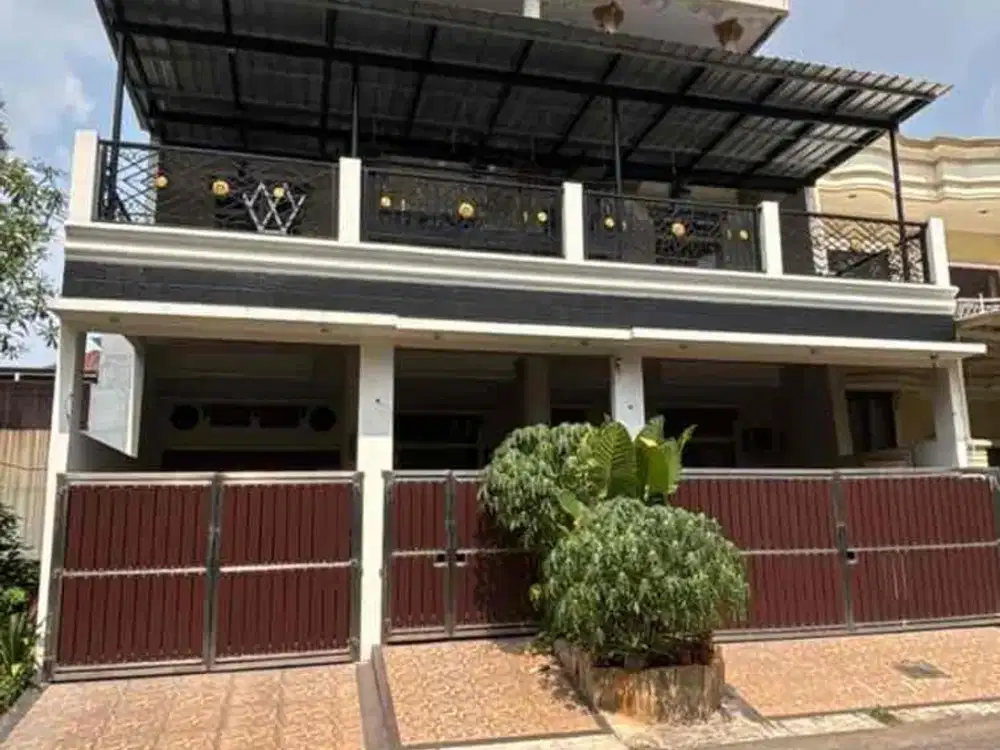 Rumah 3 lantai plus Dak di kawasan elite Kelapa Gading