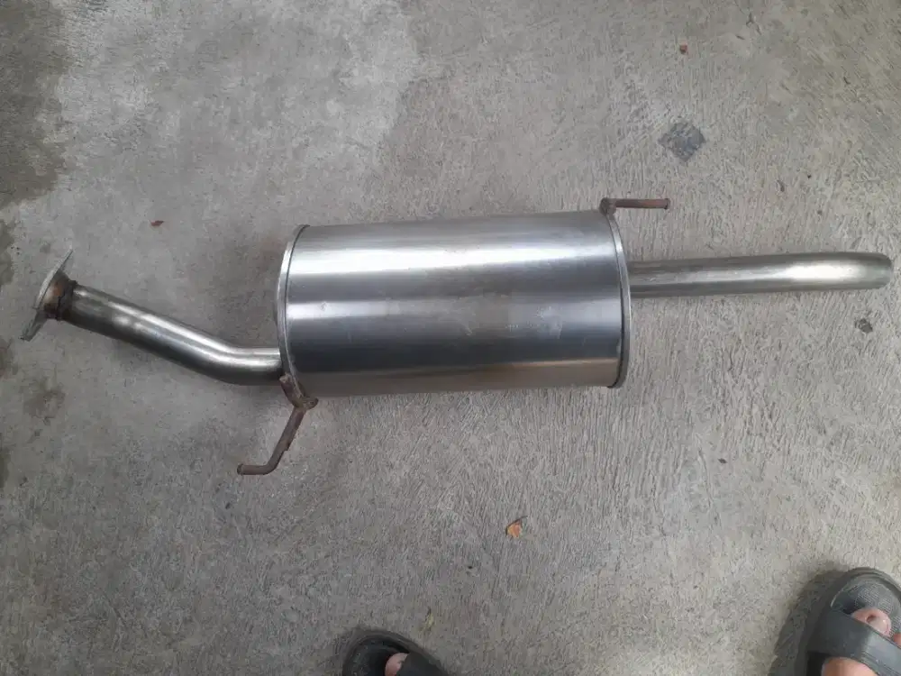 Dijual Knalpot original copotan mobilio kondisi msh bagus.