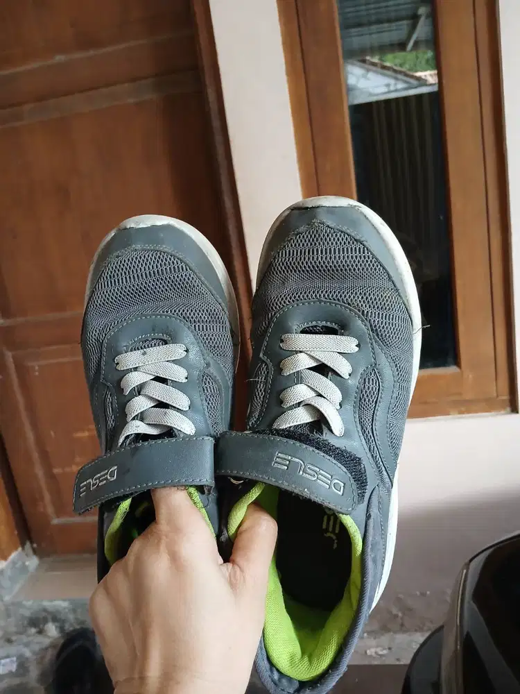 Sepatu anak desle, ukiran 36.