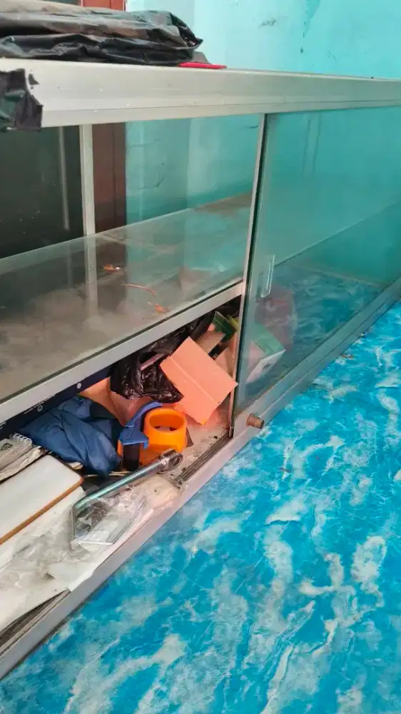 Etalase Jualan Makanan