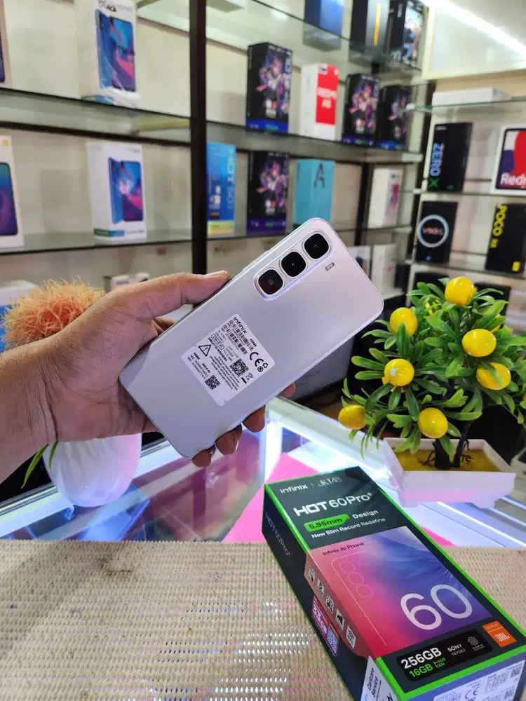 Infinix Hot 60 Pro Plus (8+8) 16Gb/ 256Gb Fullset Pemakaian 2 Minggu