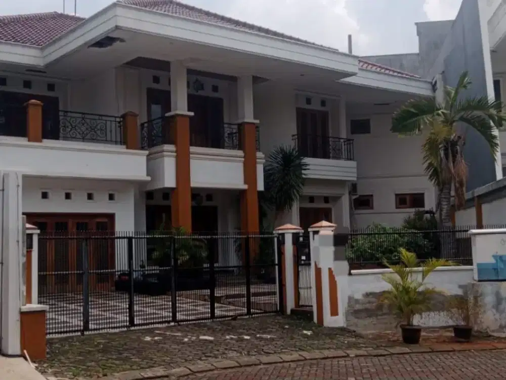 Villa Gading Indah Kelapa Gading Rumah Depan Taman
