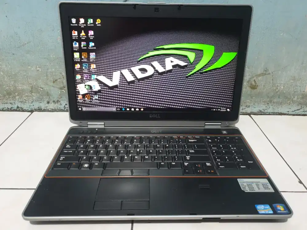 Laptop Dell Core i7 ssd ram 8gb Dual Vga Nvidia Quadro lengkap mulus
