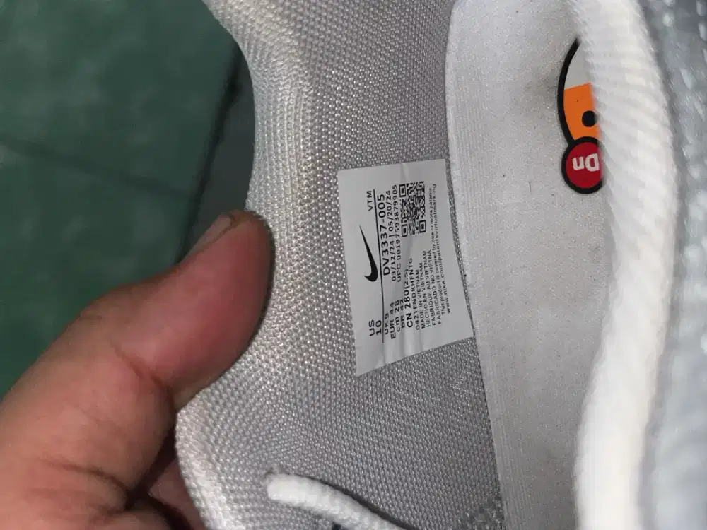 Nike dn sz 44 white grey