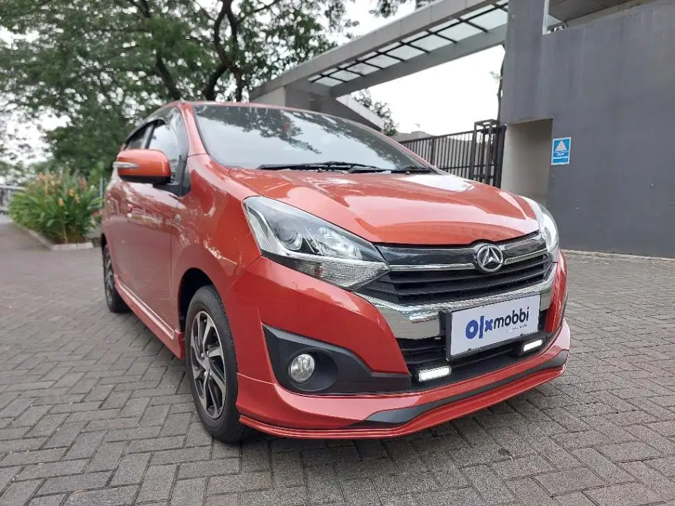 DP MURAH Daihatsu Ayla 1.2 R Deluxe Bensin-MT 2017 Oranye C1FBF