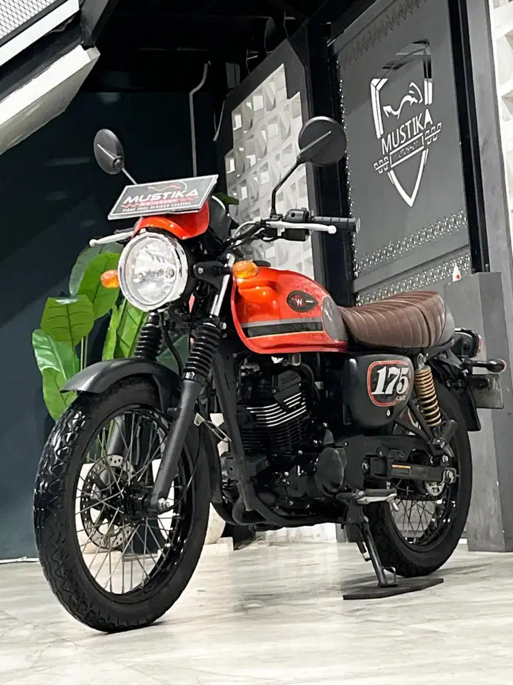 Kawasaki W175 Café 2022. Odo 16rb. DANNY Mustika Motor Sulfat