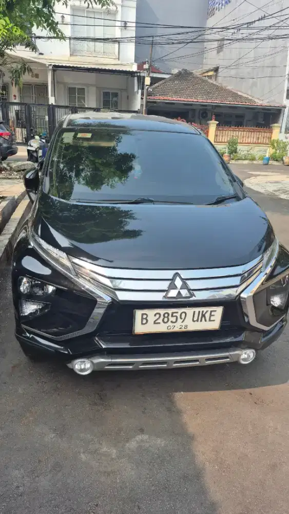 DIJUAL XPANDER SPORT 2018 HITAM