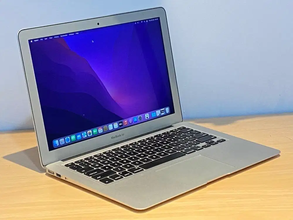 DIJUAL CEPAT BU LAPTOP APPLE MACBOOK AIR 2017 CORE I7 RAM 8gb ssd 500g
