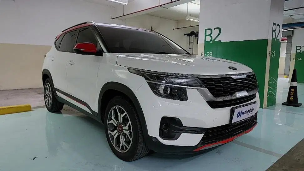 TDP 13JT Kia Seltos 1.4 GT Line Bensin-AT Putih 2022