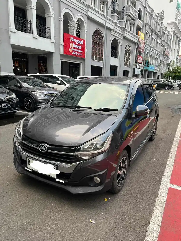 (KM 20RB) Daihatsu Ayla R AT 2017